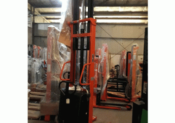 xe nâng bán tự động tại thạch thất