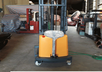 xe nâng bán tự động tại đông anh