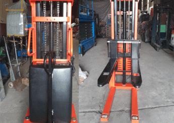 xe nâng bán tự động tại thanh oai