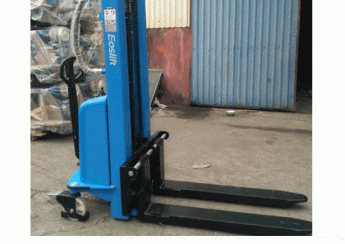 xe nâng bán tự động tại long an
