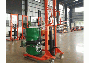 xe nâng di chuyển phuy tại quận 12